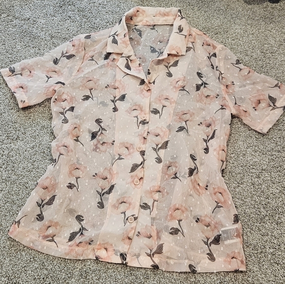 Dazy sheer pink floral button down top size Medium - Picture 8 of 9